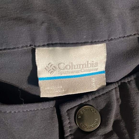 Columbia Women’s Shorts sz 8 - Picture 2 of 8